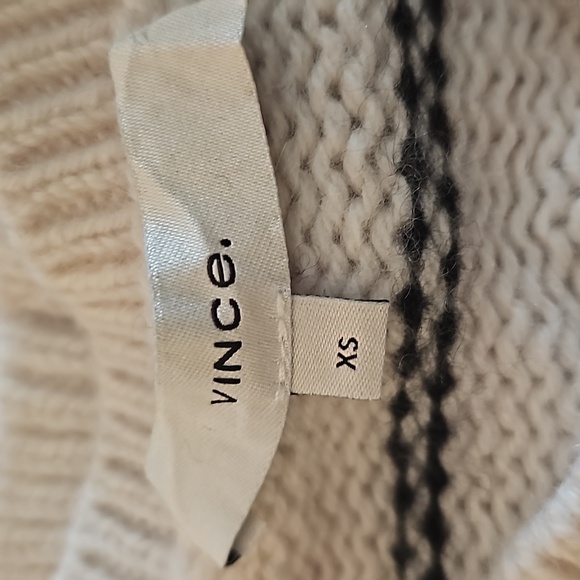 Vince Camuto Sweater - Picture 2 of 3